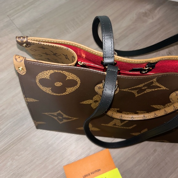 Louis Vuitton On The Go Tote GM - Picture 14 of 14